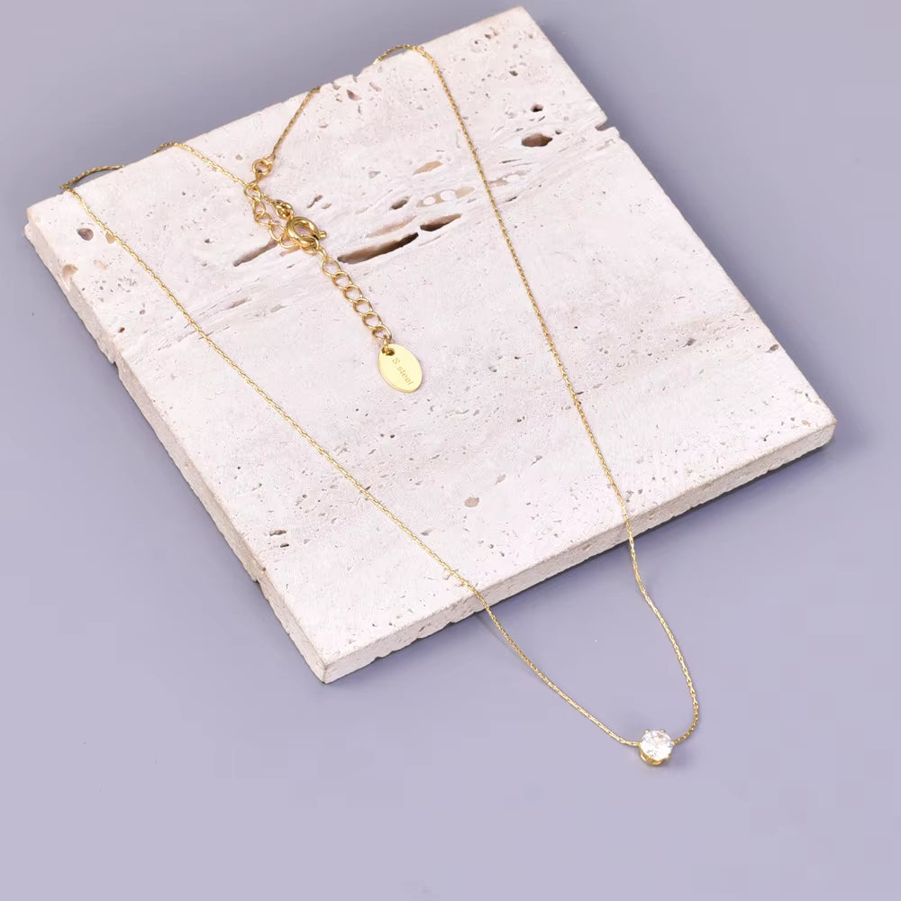 Luxe Six-Claw Diamond Pendant Necklace – 18K Gold Plated Bamboo Chain