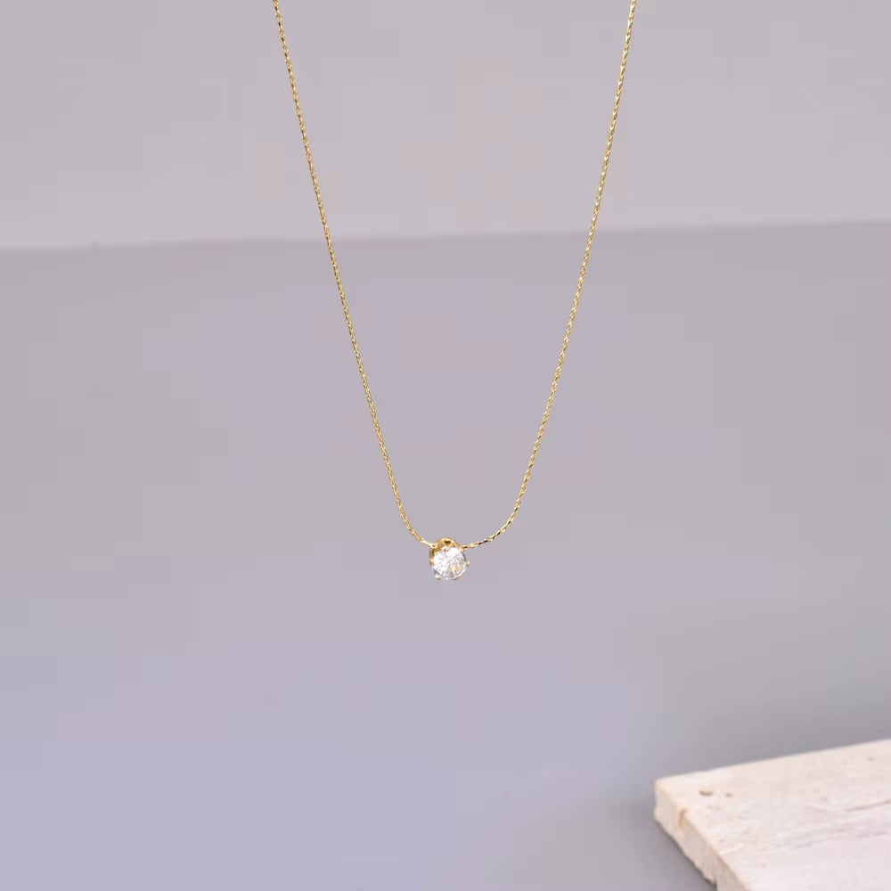 Luxe Six-Claw Diamond Pendant Necklace – 18K Gold Plated Bamboo Chain
